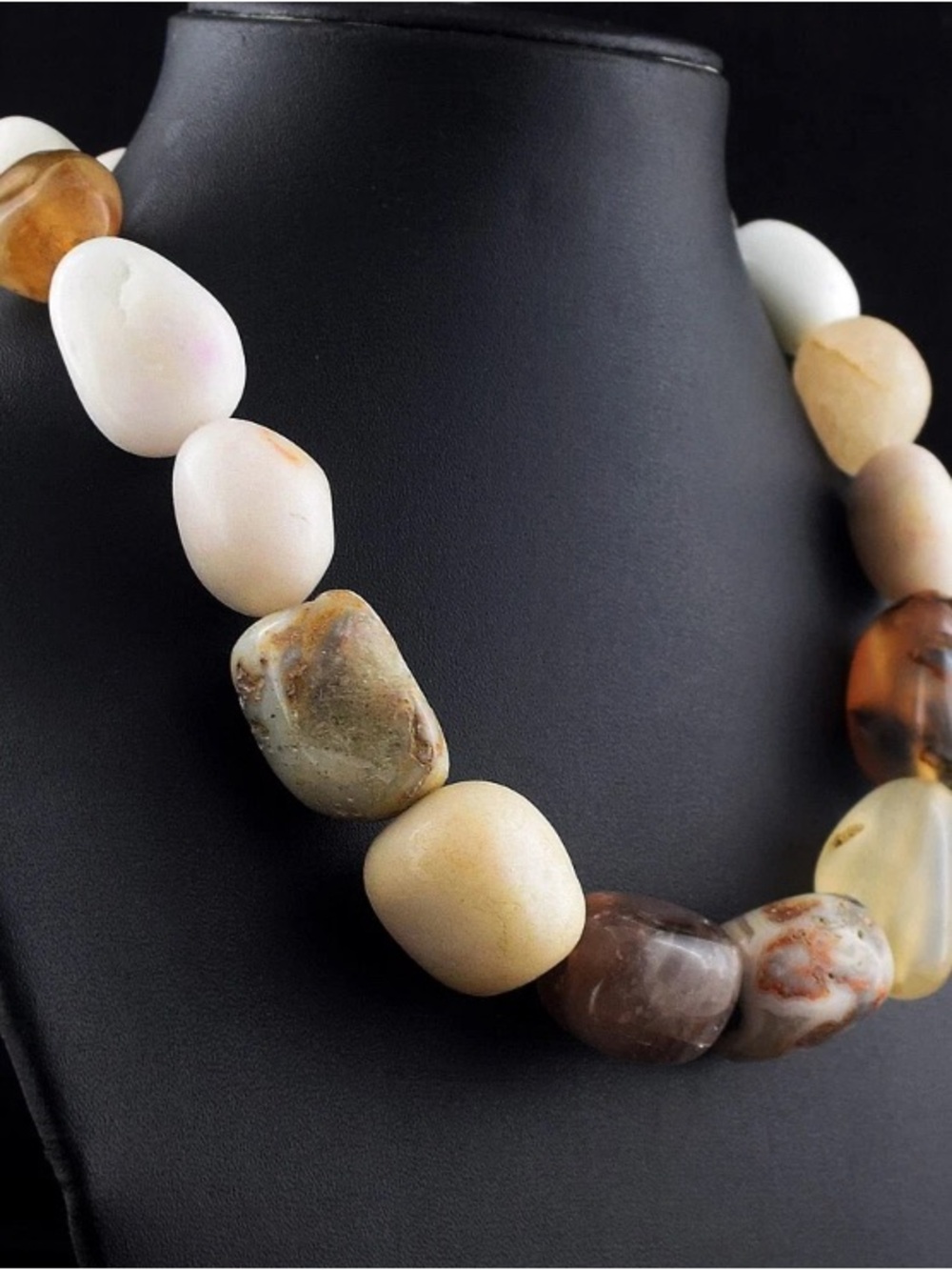 Beautiful white agate beaded necklace